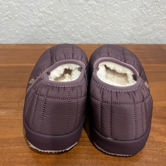 Magellan Outdoors Quilted Slippers - Purple- Size: 8 (NWOT) - Picture 3 of 8